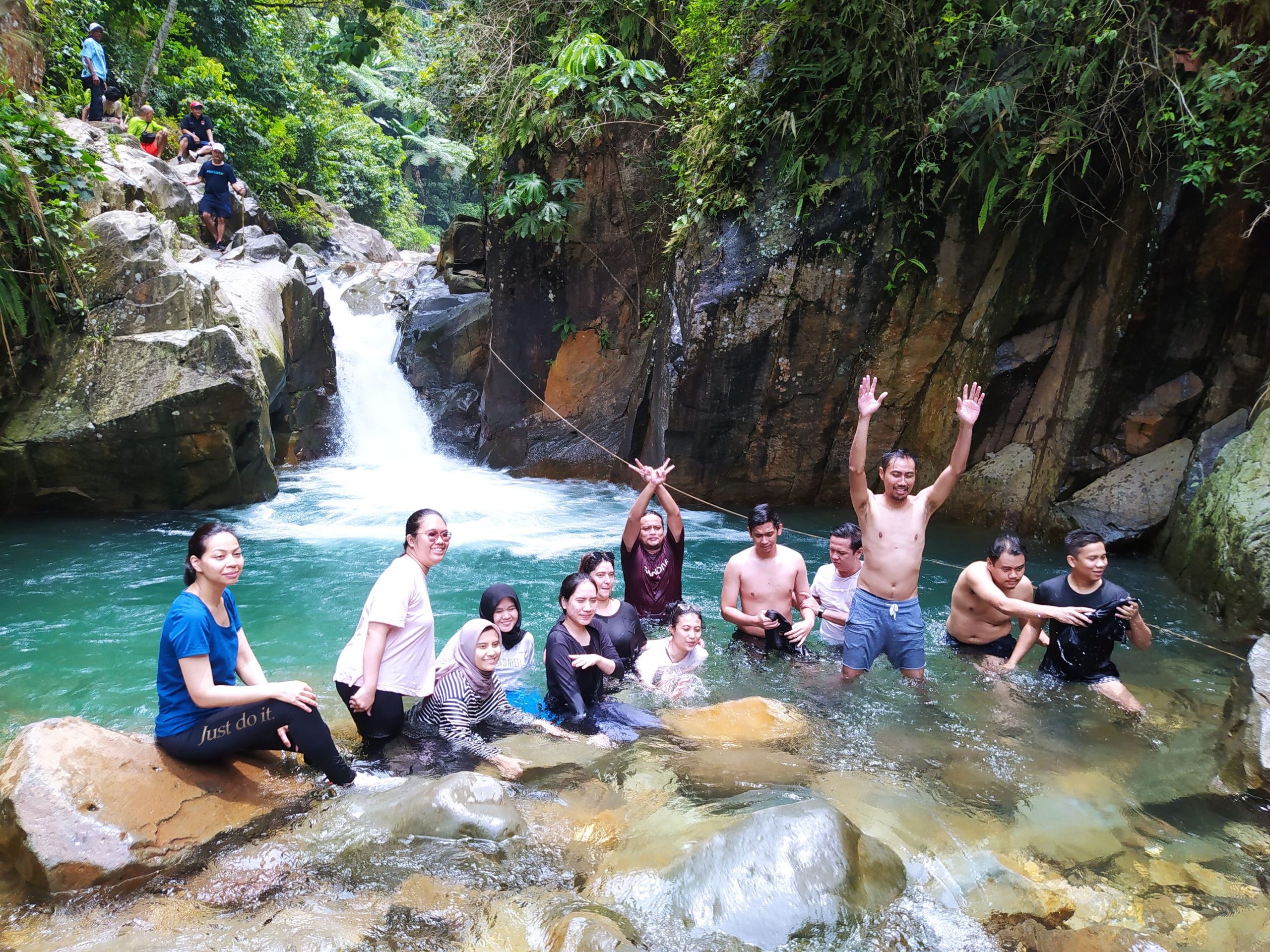 Family Trekking Bukit Ilalang Sentul Bogor